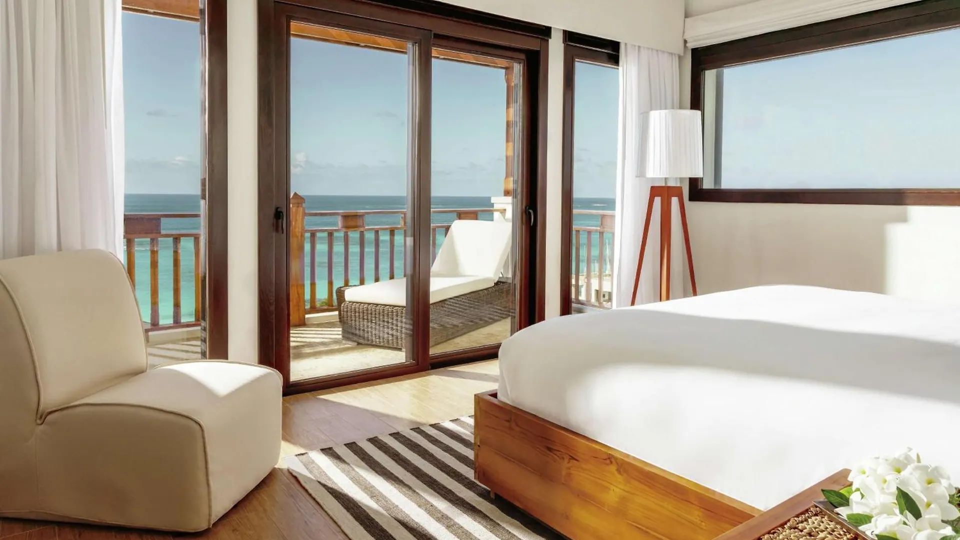 Zemi Beach House, Lxr Hotels & Resorts Shoal Bay Village